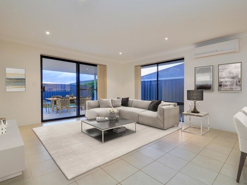 8 Boldwood Road, Banksia Grove WA 6031