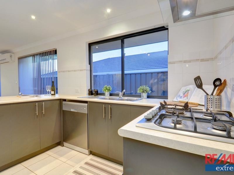 8 Boldwood Road, Banksia Grove WA 6031