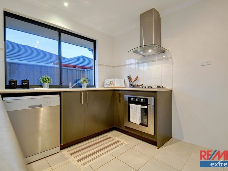 8 Boldwood Road, Banksia Grove WA 6031