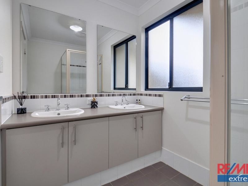 8 Boldwood Road, Banksia Grove WA 6031