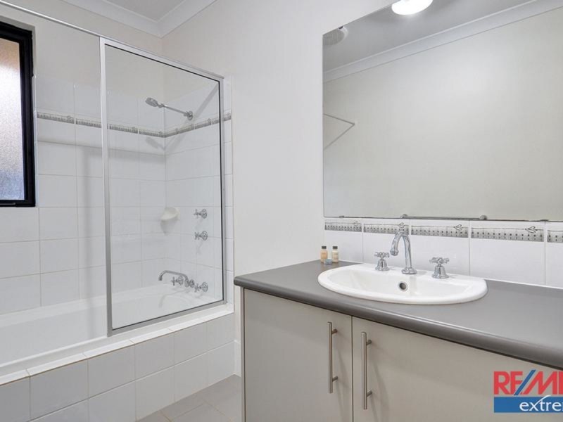 8 Boldwood Road, Banksia Grove WA 6031