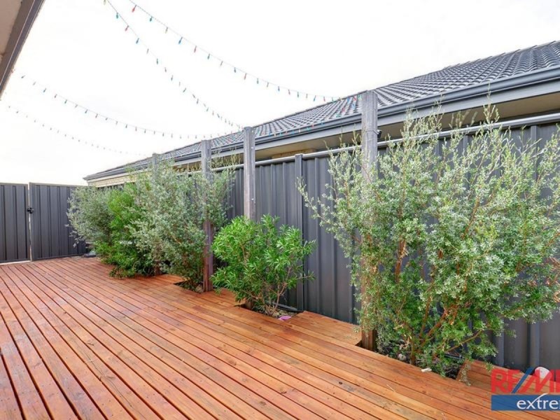 9 Joseph Banks Boulevard, Banksia Grove WA 6031