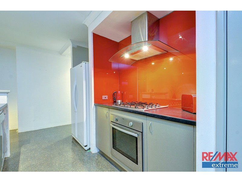 33 Rocklands Loop, Carramar WA 6031