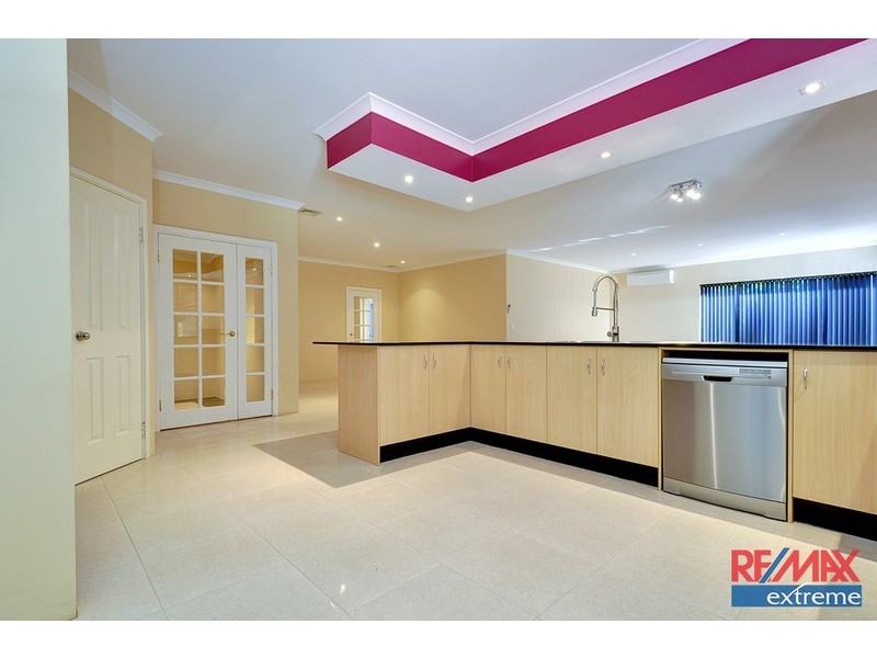 31 Moscow Retreat, Hocking WA 6065