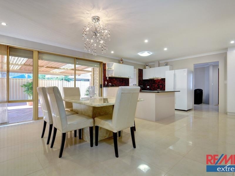 71 Greenfields Circle, Hocking WA 6065