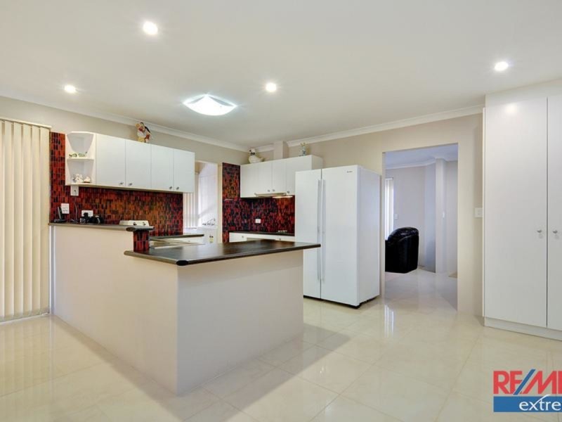 71 Greenfields Circle, Hocking WA 6065