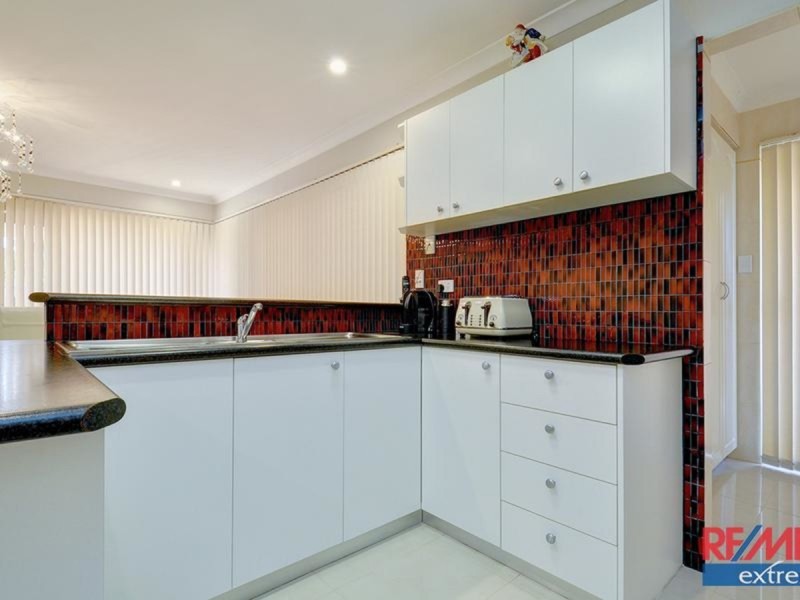 71 Greenfields Circle, Hocking WA 6065