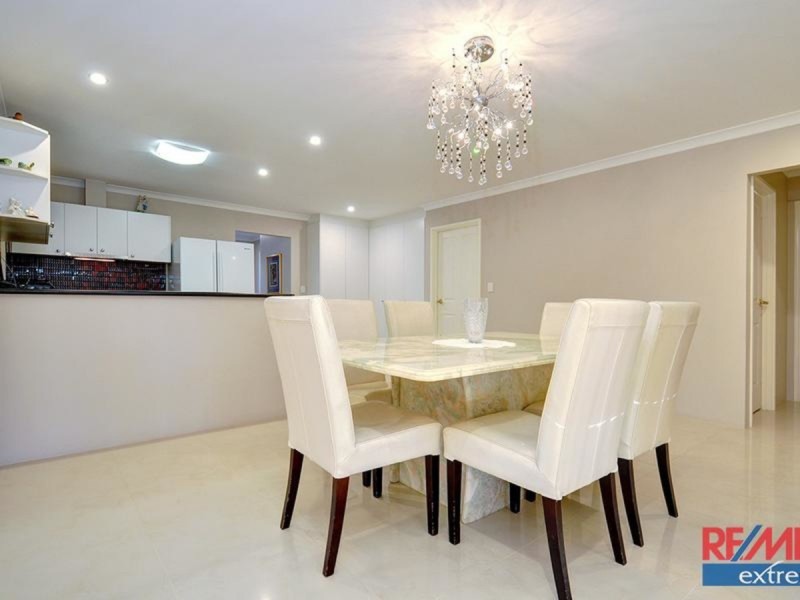 71 Greenfields Circle, Hocking WA 6065