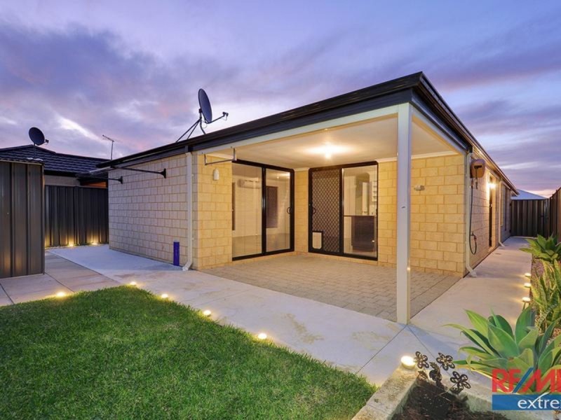 32 Mayali Bend, Banksia Grove WA 6031