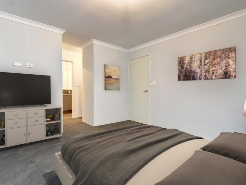 32 Mayali Bend, Banksia Grove WA 6031