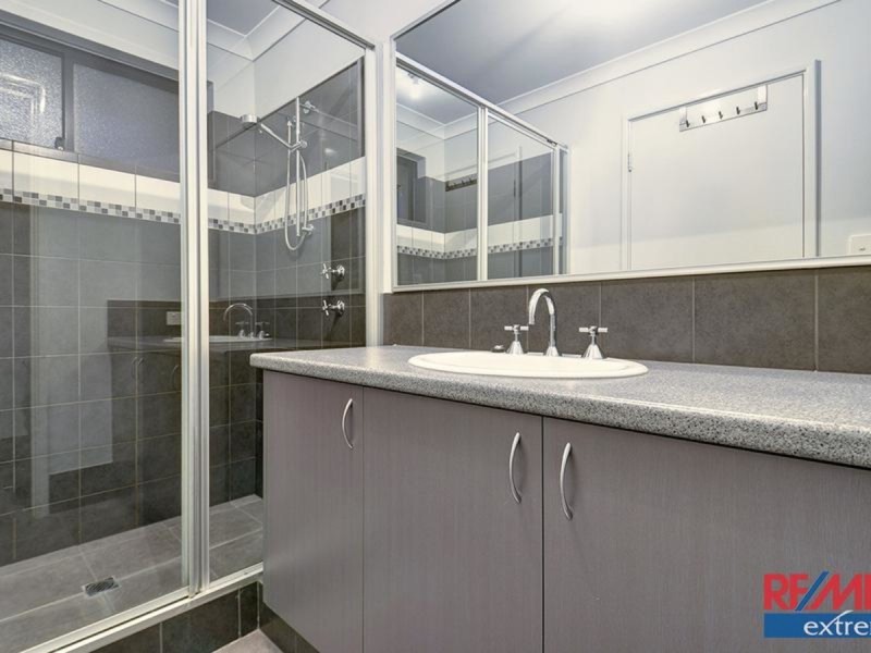 32 Mayali Bend, Banksia Grove WA 6031