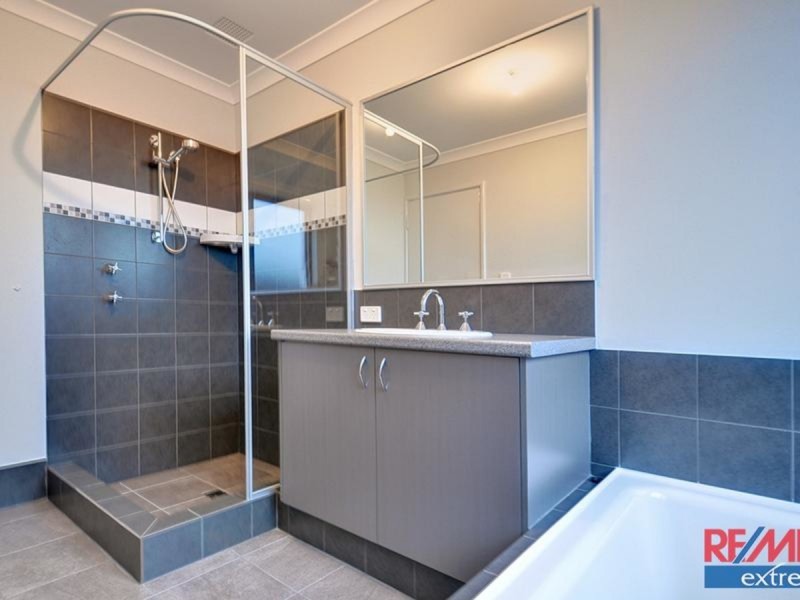 32 Mayali Bend, Banksia Grove WA 6031