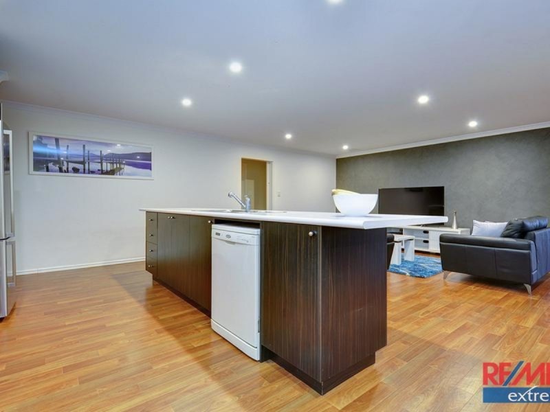 111 Sundowner Meander, Banksia Grove WA 6031