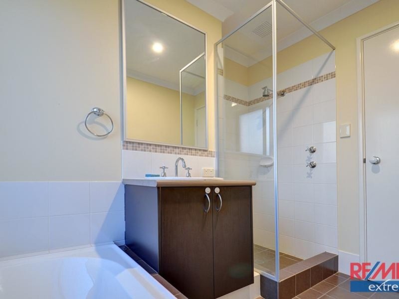 111 Sundowner Meander, Banksia Grove WA 6031