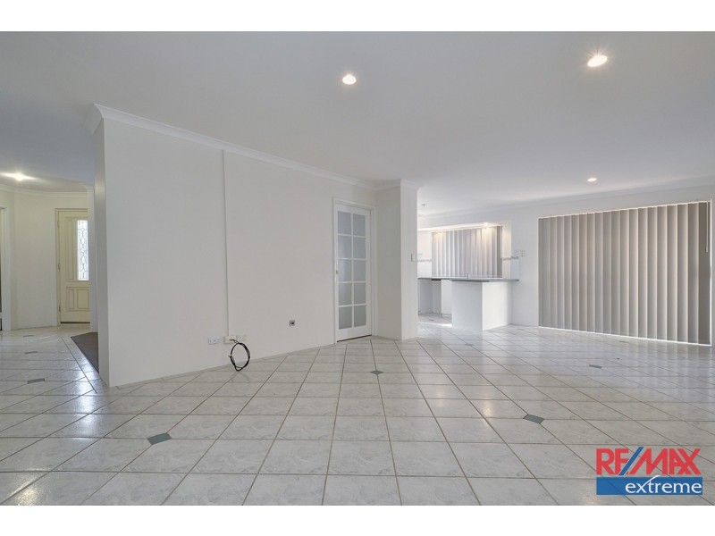 43 Mallina Circuit, Carramar WA 6031