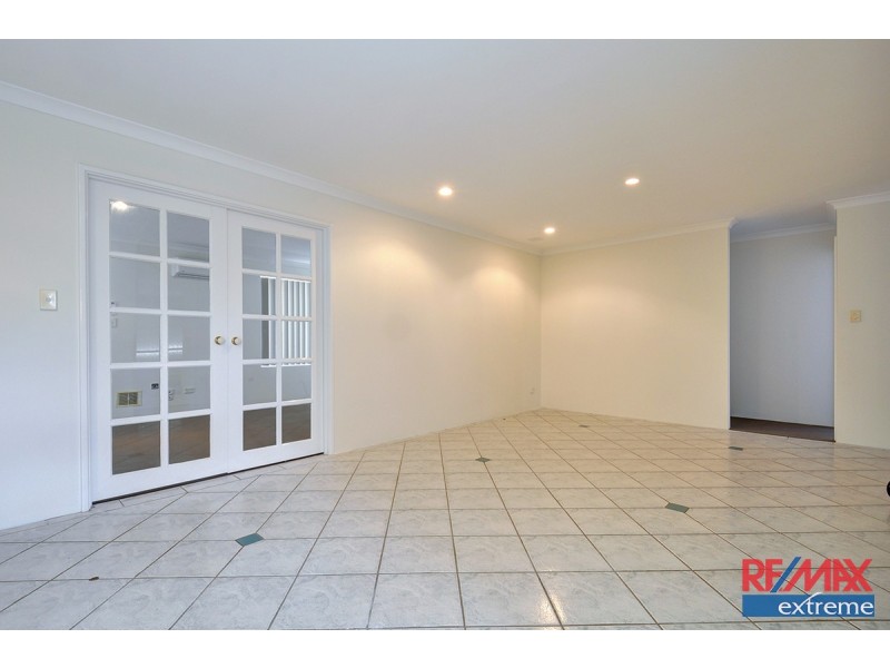 43 Mallina Circuit, Carramar WA 6031