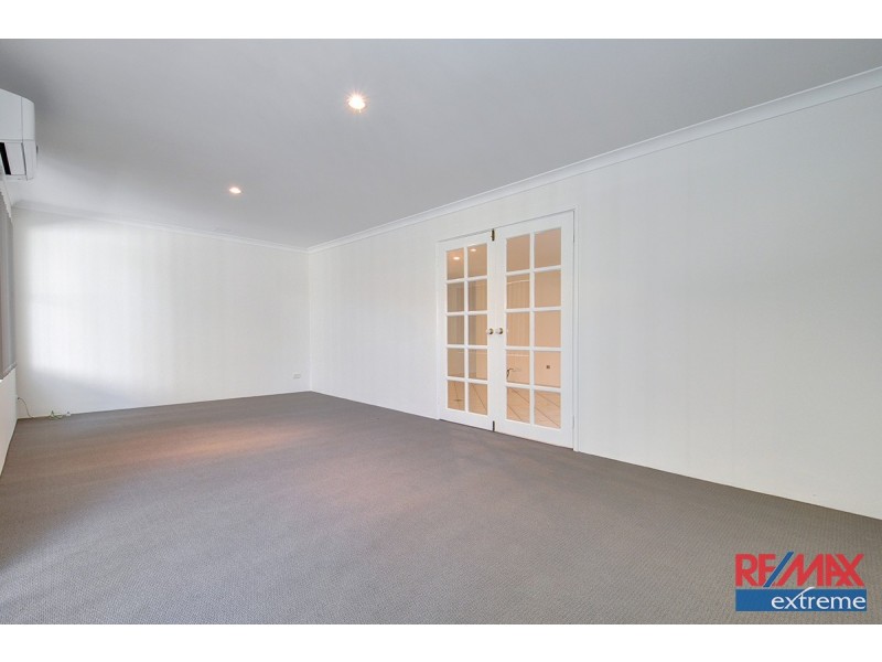 43 Mallina Circuit, Carramar WA 6031