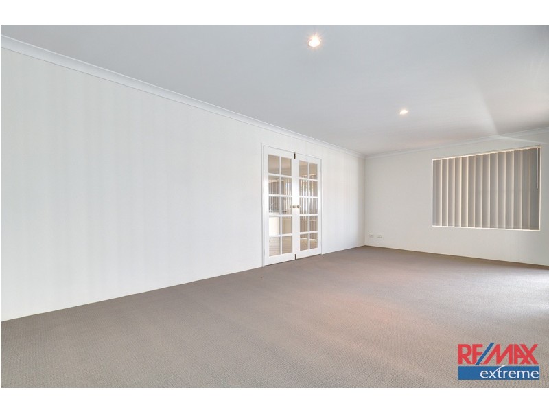 43 Mallina Circuit, Carramar WA 6031