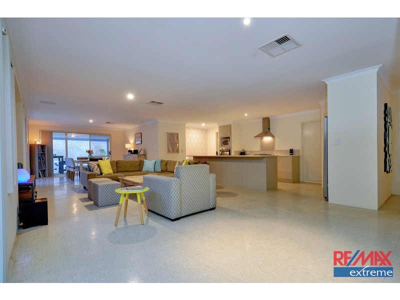 22 Dillwynia Bend, Banksia Grove WA 6031