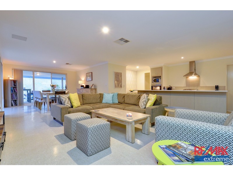 22 Dillwynia Bend, Banksia Grove WA 6031