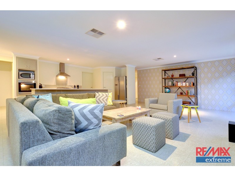 22 Dillwynia Bend, Banksia Grove WA 6031