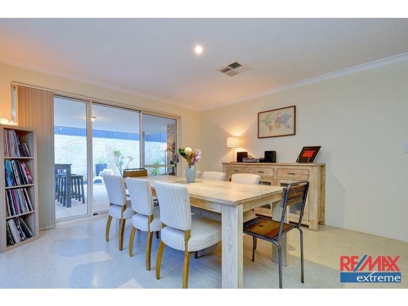 22 Dillwynia Bend, Banksia Grove WA 6031