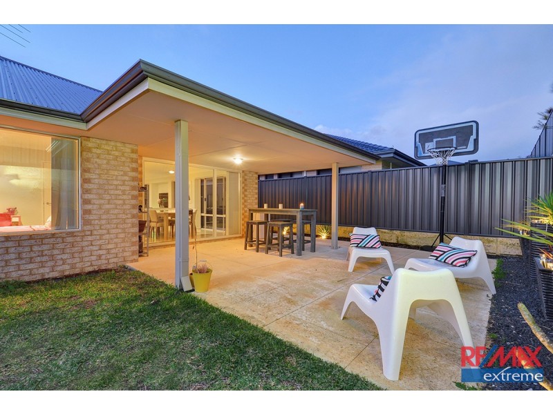 22 Dillwynia Bend, Banksia Grove WA 6031