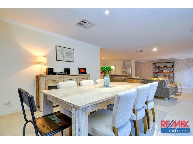 22 Dillwynia Bend, Banksia Grove WA 6031