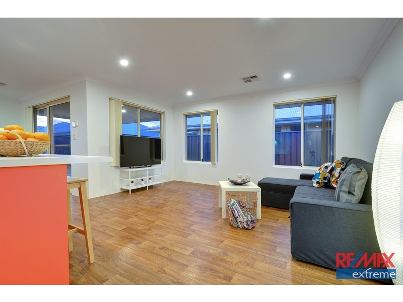 9 Farnese Way, Banksia Grove WA 6031