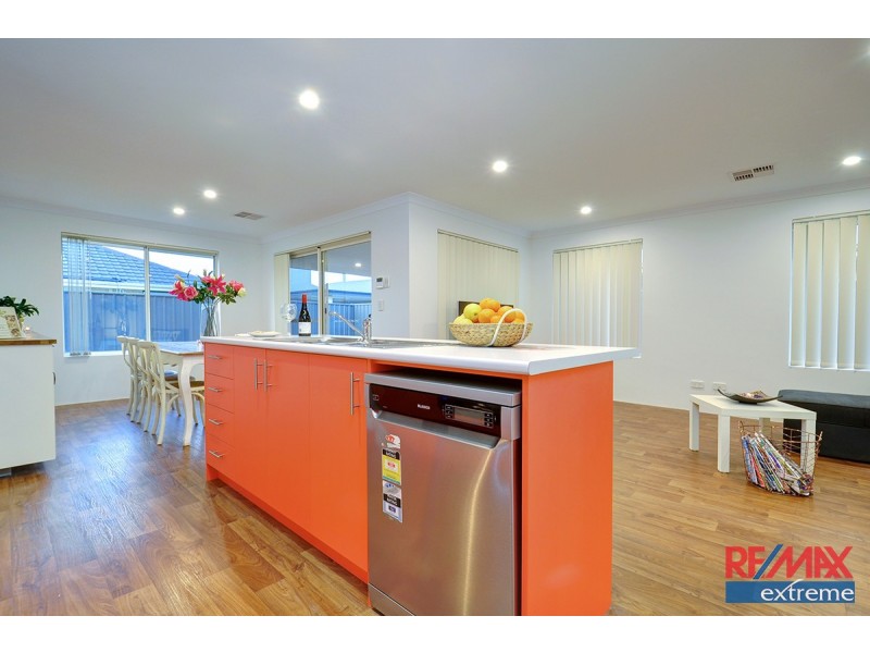 9 Farnese Way, Banksia Grove WA 6031