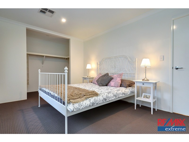 9 Farnese Way, Banksia Grove WA 6031