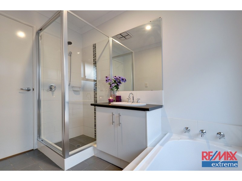 9 Farnese Way, Banksia Grove WA 6031