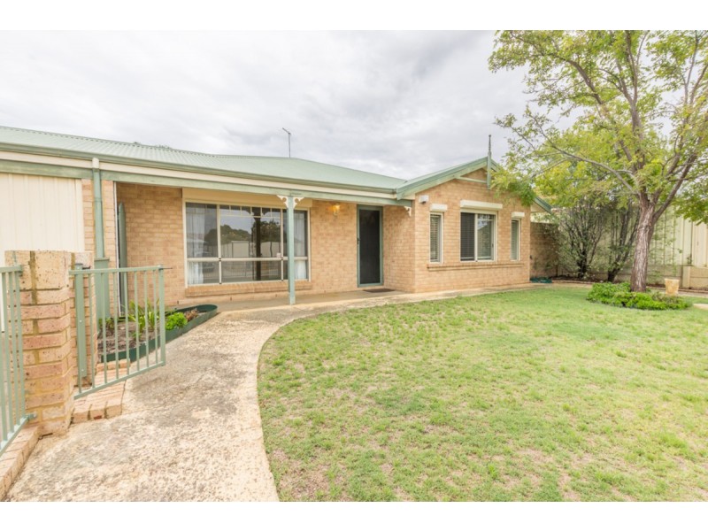 5 Danja Rise, Hocking WA 6065