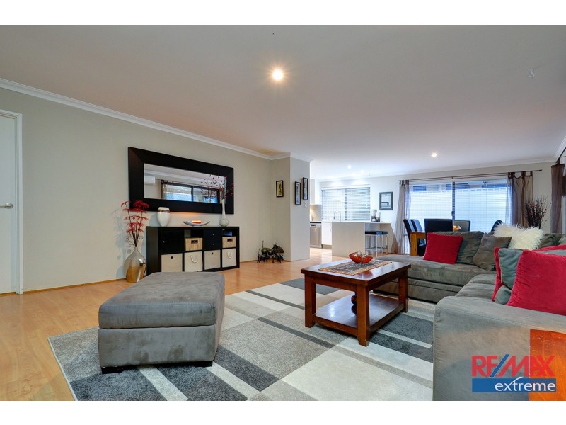 17 Mulgrave Loop, Mindarie WA 6030