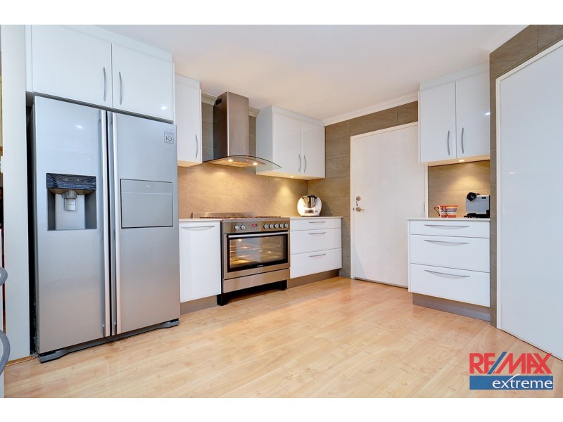 17 Mulgrave Loop, Mindarie WA 6030