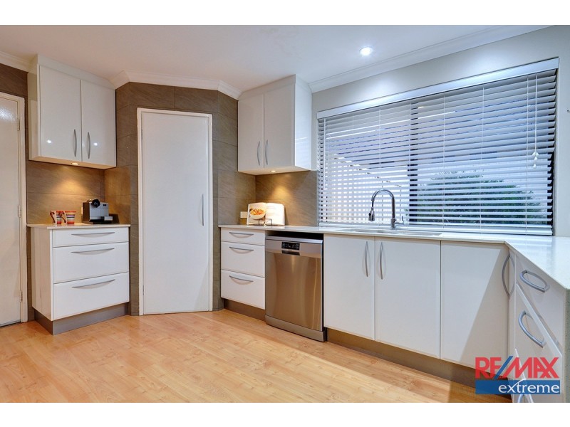 17 Mulgrave Loop, Mindarie WA 6030