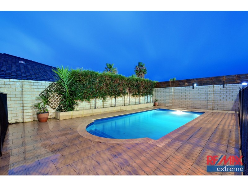 17 Mulgrave Loop, Mindarie WA 6030