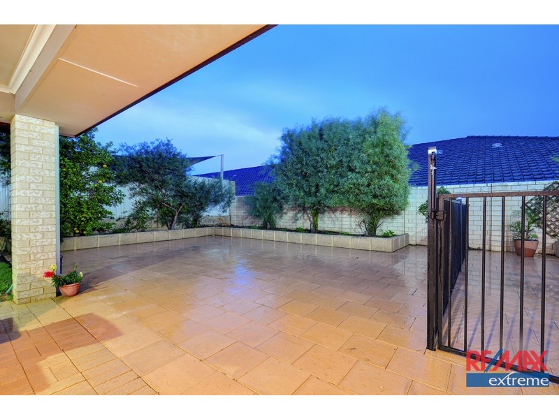 17 Mulgrave Loop, Mindarie WA 6030