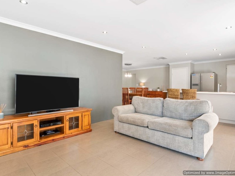 33 Kareela Meander, Tapping WA 6065