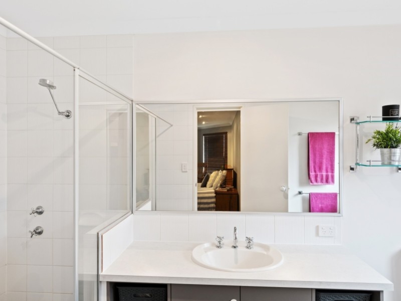 33 Kareela Meander, Tapping WA 6065