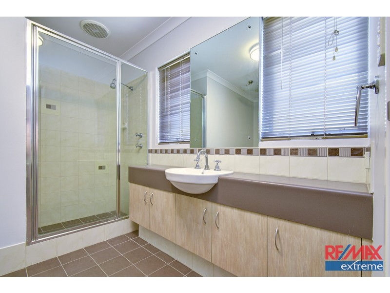 40 Fineview Crescent, Carramar WA 6031