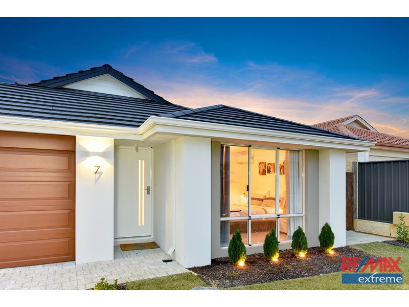7 Farnese Way, Banksia Grove WA 6031