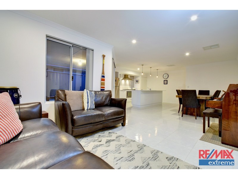 7 Farnese Way, Banksia Grove WA 6031