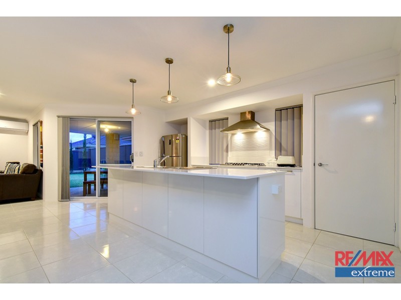 7 Farnese Way, Banksia Grove WA 6031