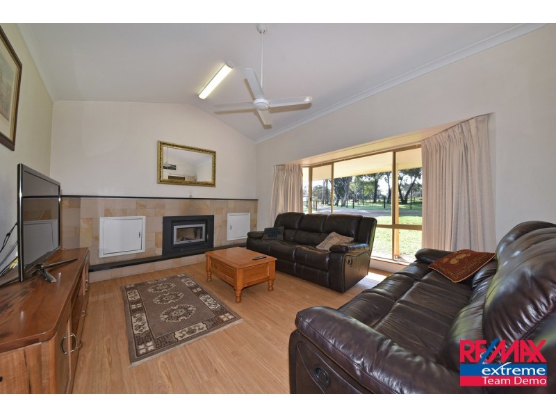 110 Greenvale Place, Mariginiup WA 6078