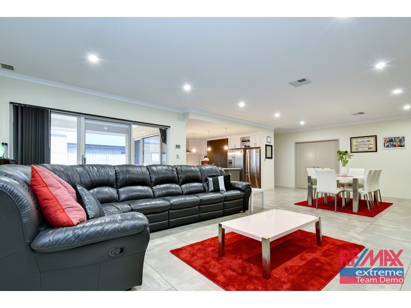 6 Tandara Fairway, Tapping WA 6065