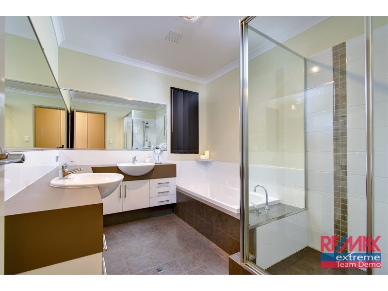6 Tandara Fairway, Tapping WA 6065
