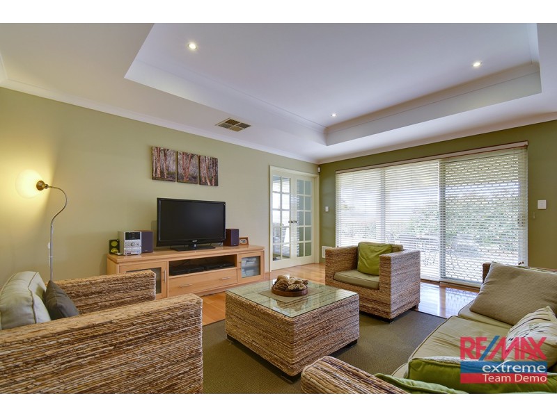 50 Da Vinci Drive, Tapping WA 6065