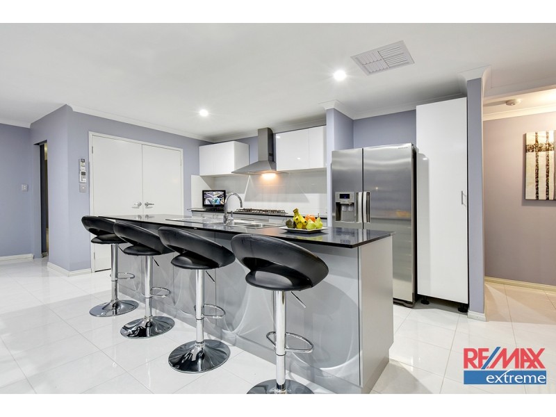 77 Leschenault Loop, Banksia Grove WA 6031