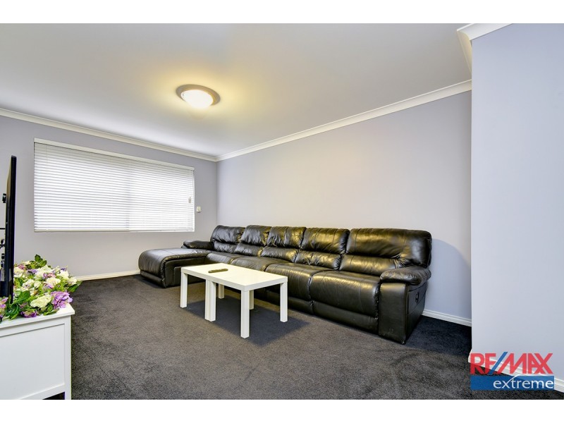 77 Leschenault Loop, Banksia Grove WA 6031